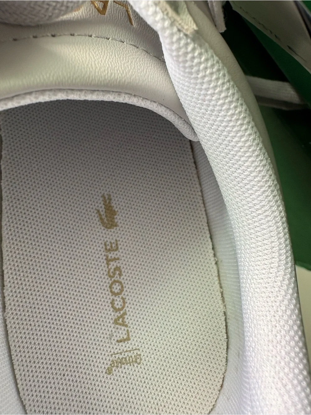 Lacoste Women's Hydez 119 Light Grey and Gold Low-Top Leather Sneakers